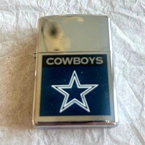 Zippo Dallas Cowboys-branded Lighter - 25% discount for a bundle of 4!